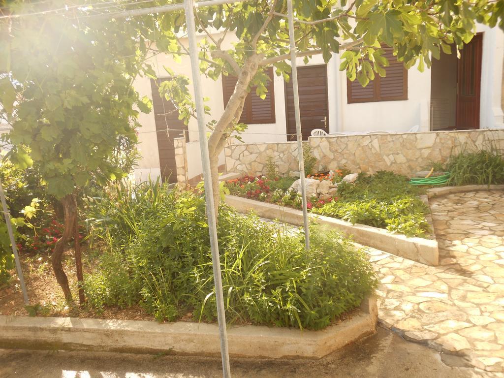 Donami Apartments Pag Town Extérieur photo